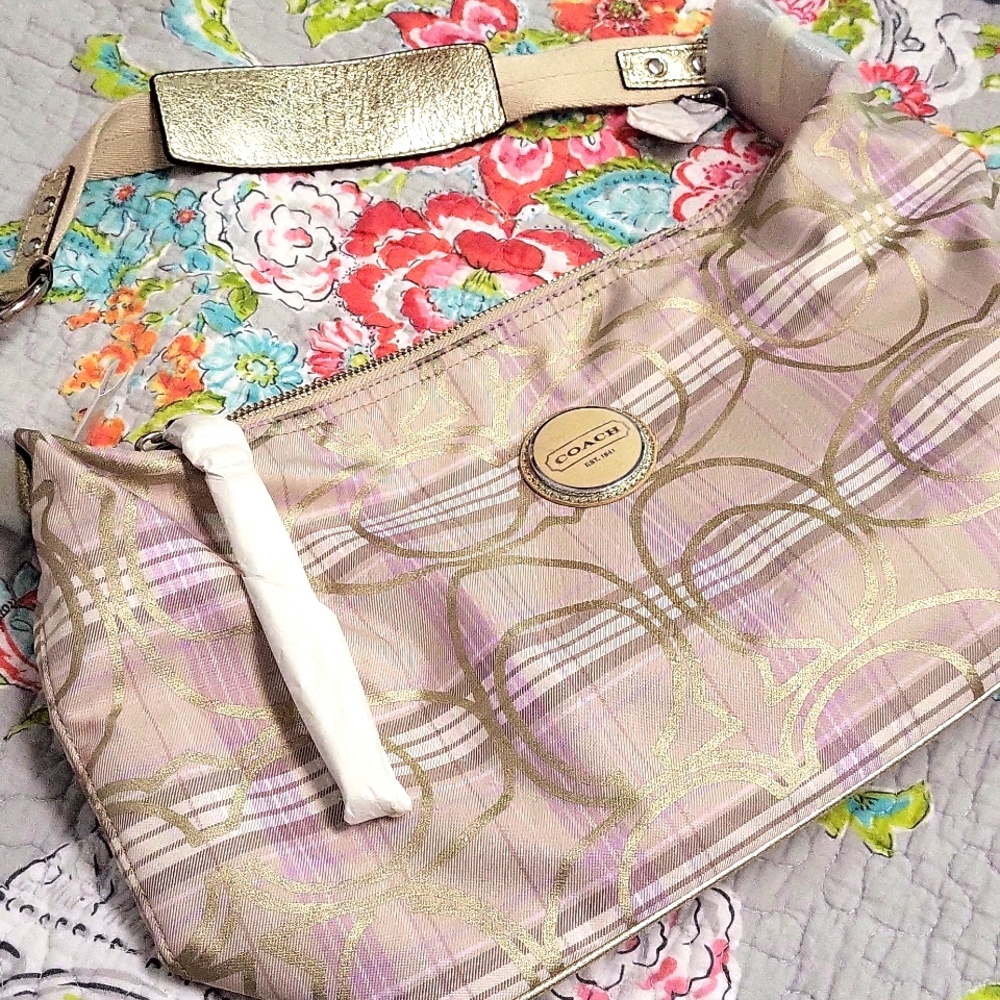 BRAND NEW WITH TAGS COACH PURSE!!! ✨️ 👛